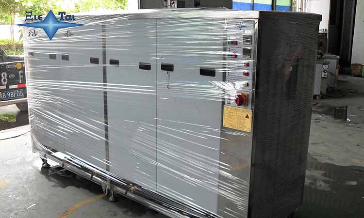 超聲波清洗機(jī)設(shè)備,幫您快速清洗LED燈等飾品! 超聲波清洗機(jī)設(shè)備,幫您快速清洗LED燈等飾品!