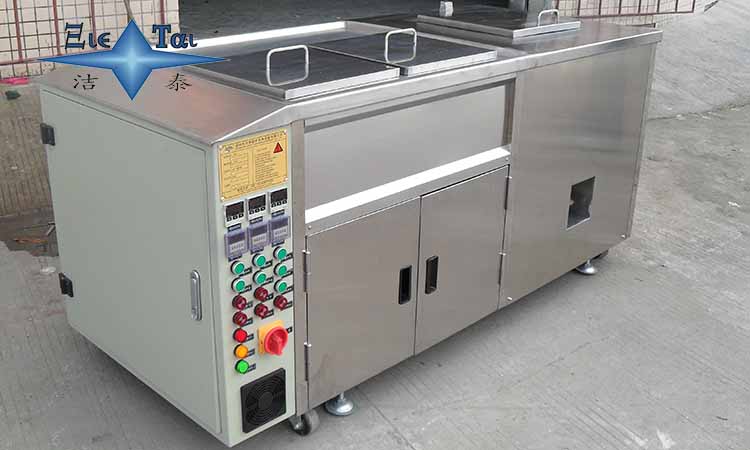 如何快速清洗汽車發動機上面的油污和積碳？1